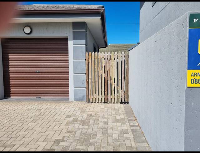 3 BEDROOM HOUSE FOR SALE IN DANA BAY